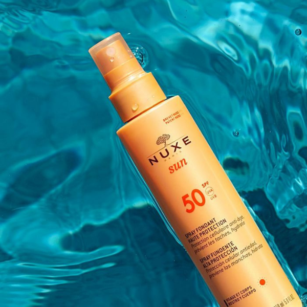 ספריי הגנה מהשמש SPF-50 לפנים ולגוף מסדרת 'סאן' 150 מ"ל - Nuxe