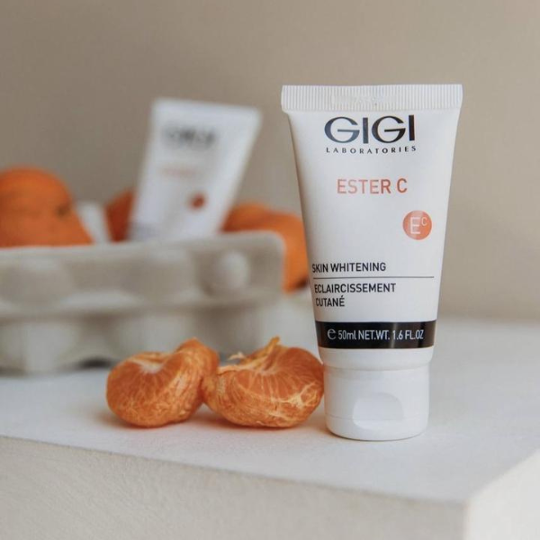 קרם הבהרה אסטר סי ג'יג'י