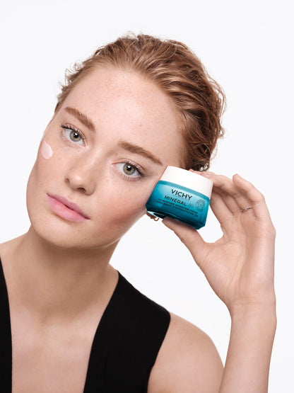 מינרל 89 קרם להזנה בלחות עד 72 שעות לייט 50 מ"ל - וישי