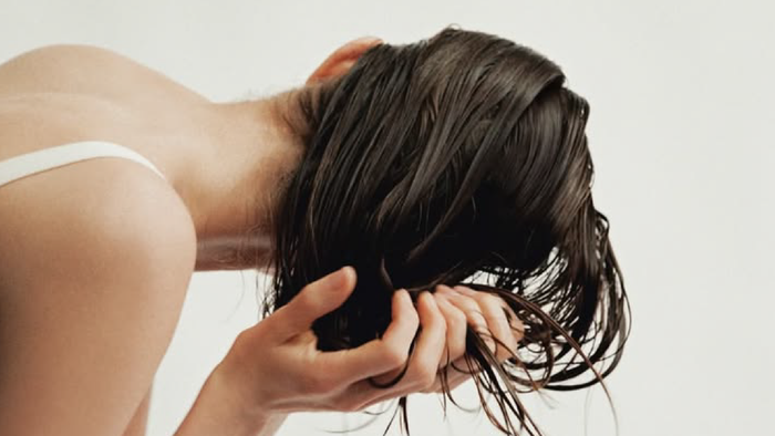 נשירת שיער – המדריך המלא לטיפוח הקרקפת