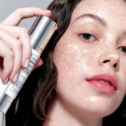 סרום 'מיקרו מחטים 50' עדין למראה עור פנים זוהר ובריא 50 מ"ל - VT