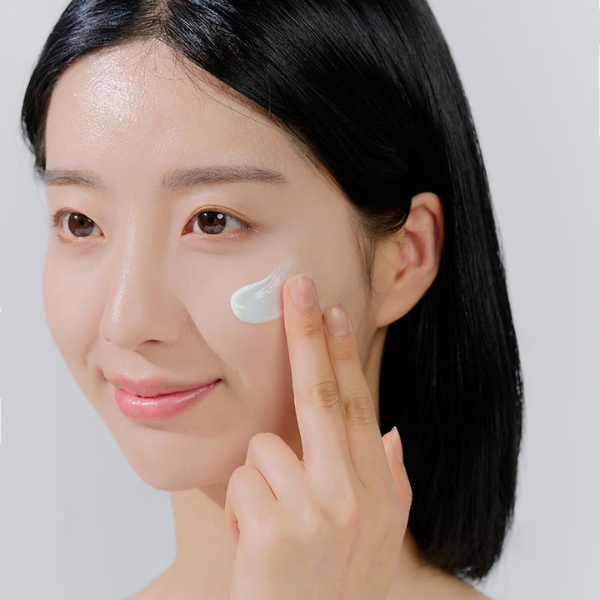 SKIN1004 Hyalu-Cica Sun Serum