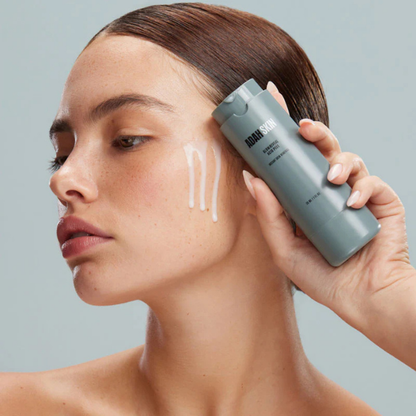 פילינג חומצות 'גלואו רוויל' לחידוש תאי עור וסיוע בהפחתת קמטוטים 30 מ"ל - עדה לזורגן