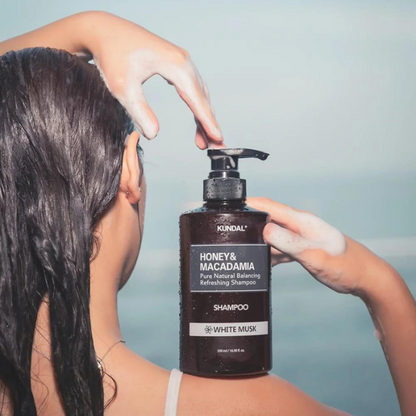 שמפו ללא מלחים 'דבש ומקדמיה' לאיזון וטיהור שיער שומני 500 מ"ל - KUNDAL