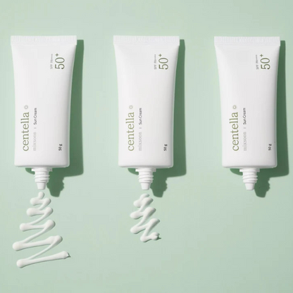 תחליב הגנה SPF50 מועשר בסנטלה להרגעת עור פנים מגורה 50 גרם - mixsoon