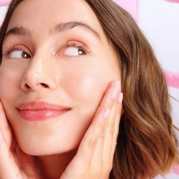 קרם לחות עוצמתי 'Prodigieuse Hyalu Boost Glow' לעור מלא וזוהר 50 מ"ל - Nuxe