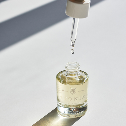 סרום ויטמין סי 15% 'SKIN ELIXIR' להבהרת כתמי פיגמנטציה והענקת זוהר 30 מ"ל - אייקוניקס