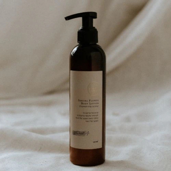 Ama Lurra Sakura Flower body lotion