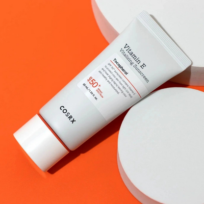 קרם הגנה ויטמין E בעל SPF50+ שאינו משאיר סימנים לבנים על עור הפנים 50 מ"ל - COSRX