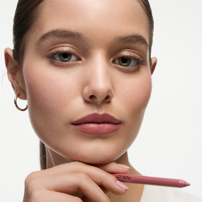 עיפרון שפתיים עמיד ופיגמנטי בעל מרקם קרמי ורך - אינגלוט