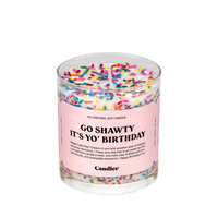 נר סויה 'GO SHAWTY IT'S YO' BIRTHDAY' בעיצוב עוגת יום הולדת 255 גרם - Candier