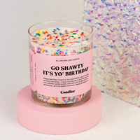 נר סויה 'GO SHAWTY IT'S YO' BIRTHDAY' בעיצוב עוגת יום הולדת 255 גרם - Candier