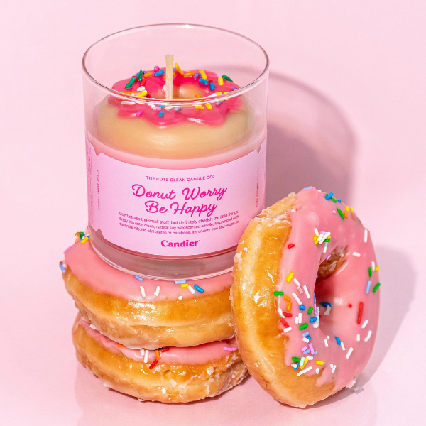 נר סויה 'Donut Worry Be Happy' בעיצוב דונאט 255 גרם - Candier